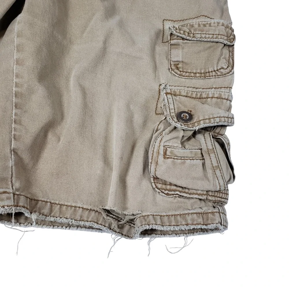 Pluggo Mens Khaki Tan Y2k Cargo Shorts Size 30 Distressed Raw Hem Cotton Utility